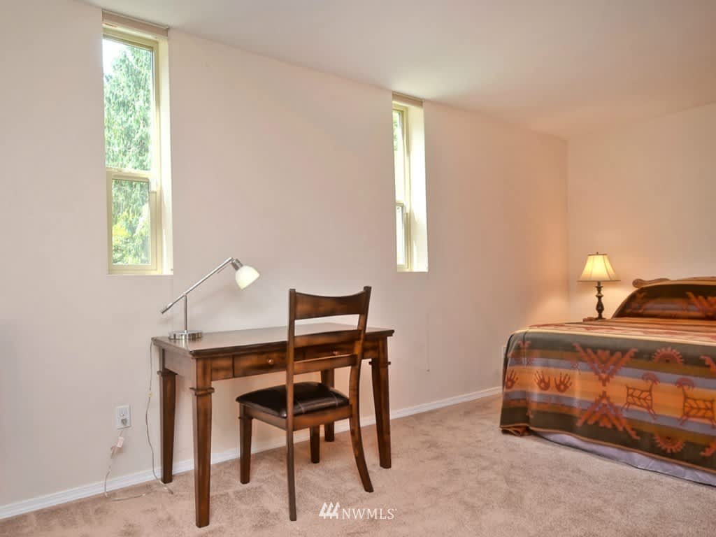 1023 NW 166th St