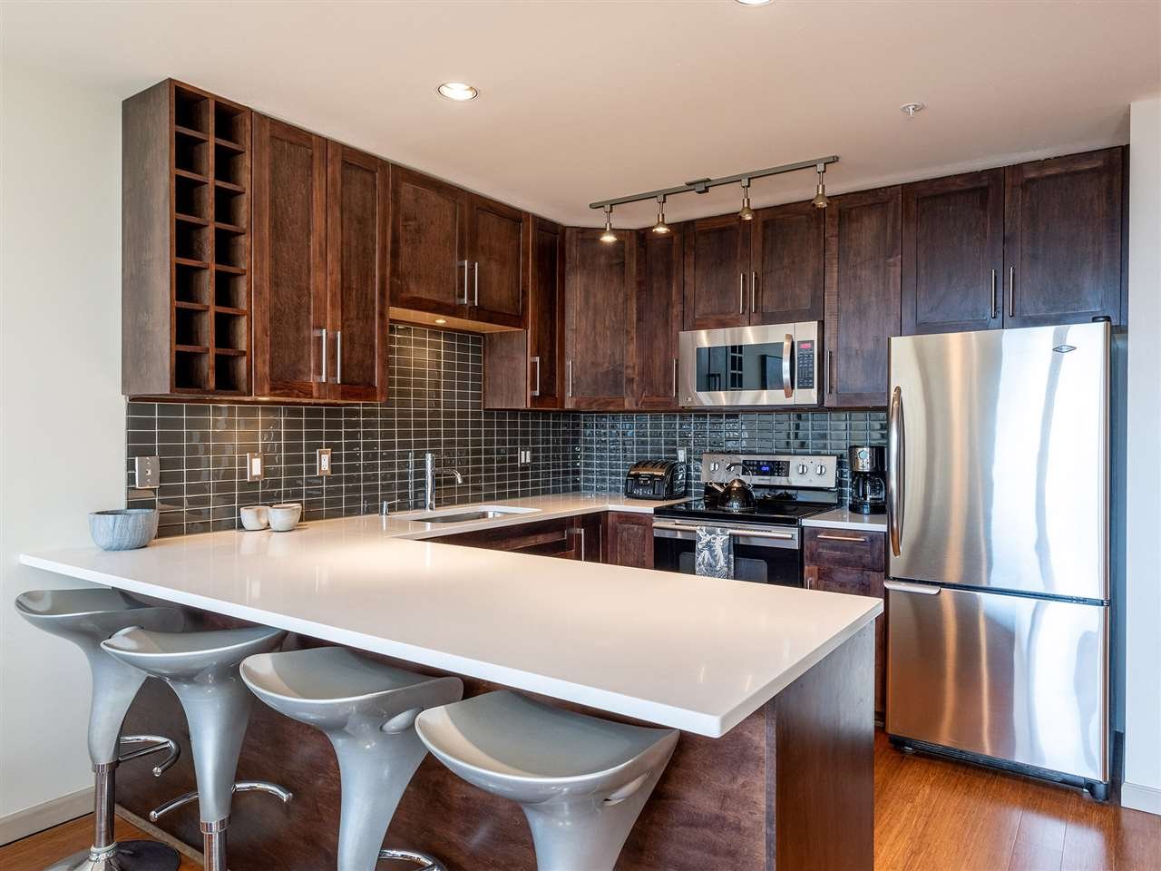 302-3212 Blueberry Dr