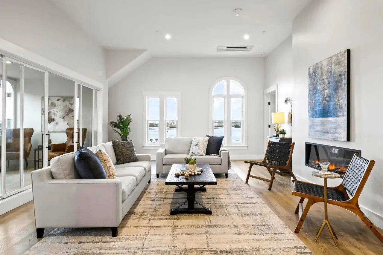 Newly Priced: 2 India Street, 4, Portland, ME 04101 – $2,539,000