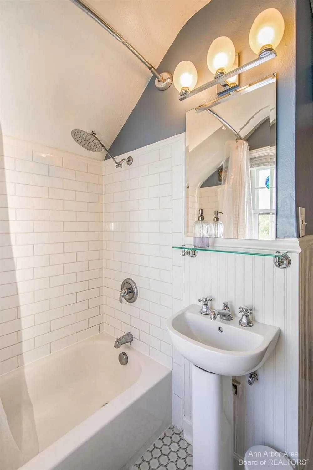 1309 Henry St, Ann Arbor, MI 48104