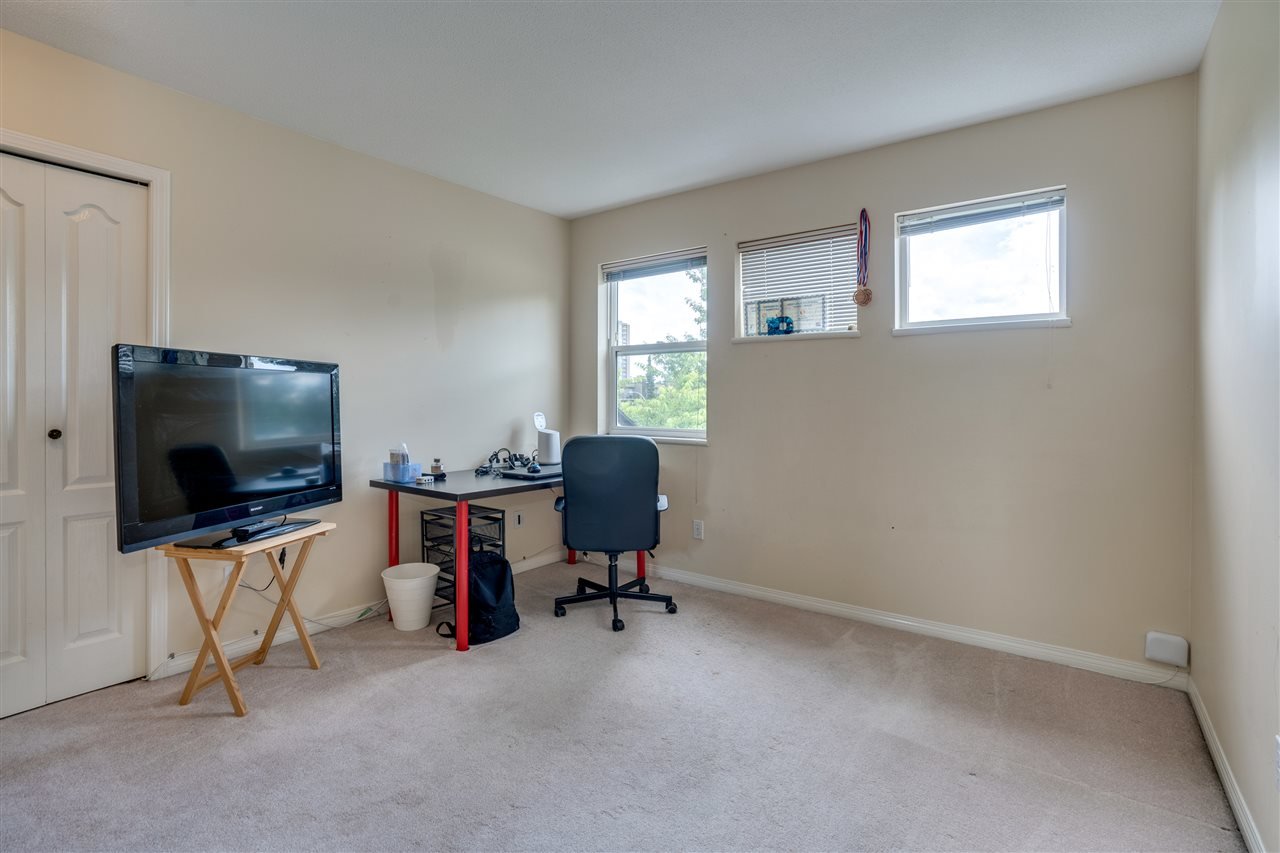 6-14788 105a Ave