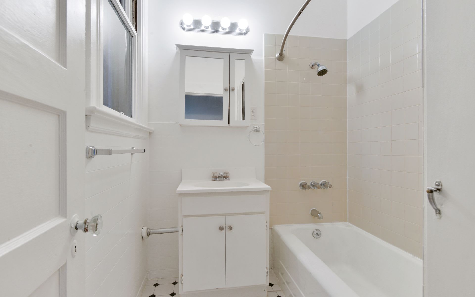 70-72 6th Ave