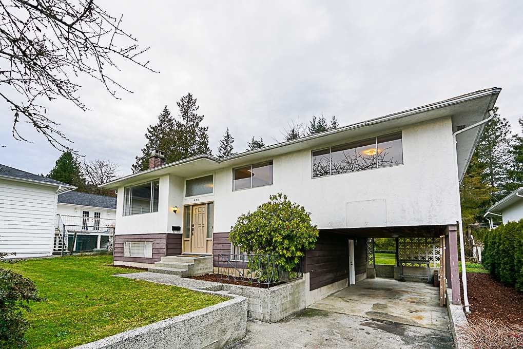 496 Glencoe Dr