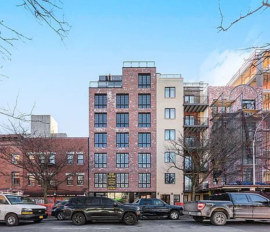 311 Franklin Avenue, Apt 2-A