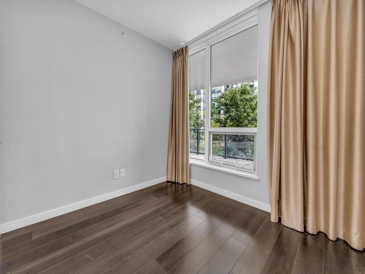 207-5628 Birney Ave