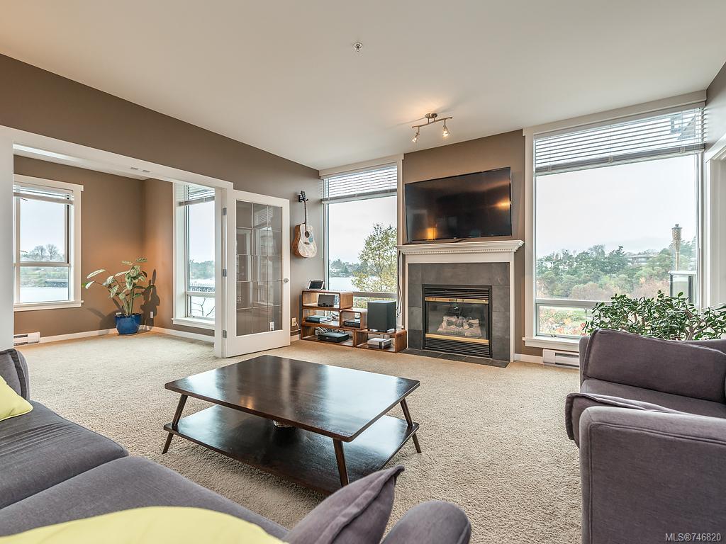 301-330 Waterfront Cres
