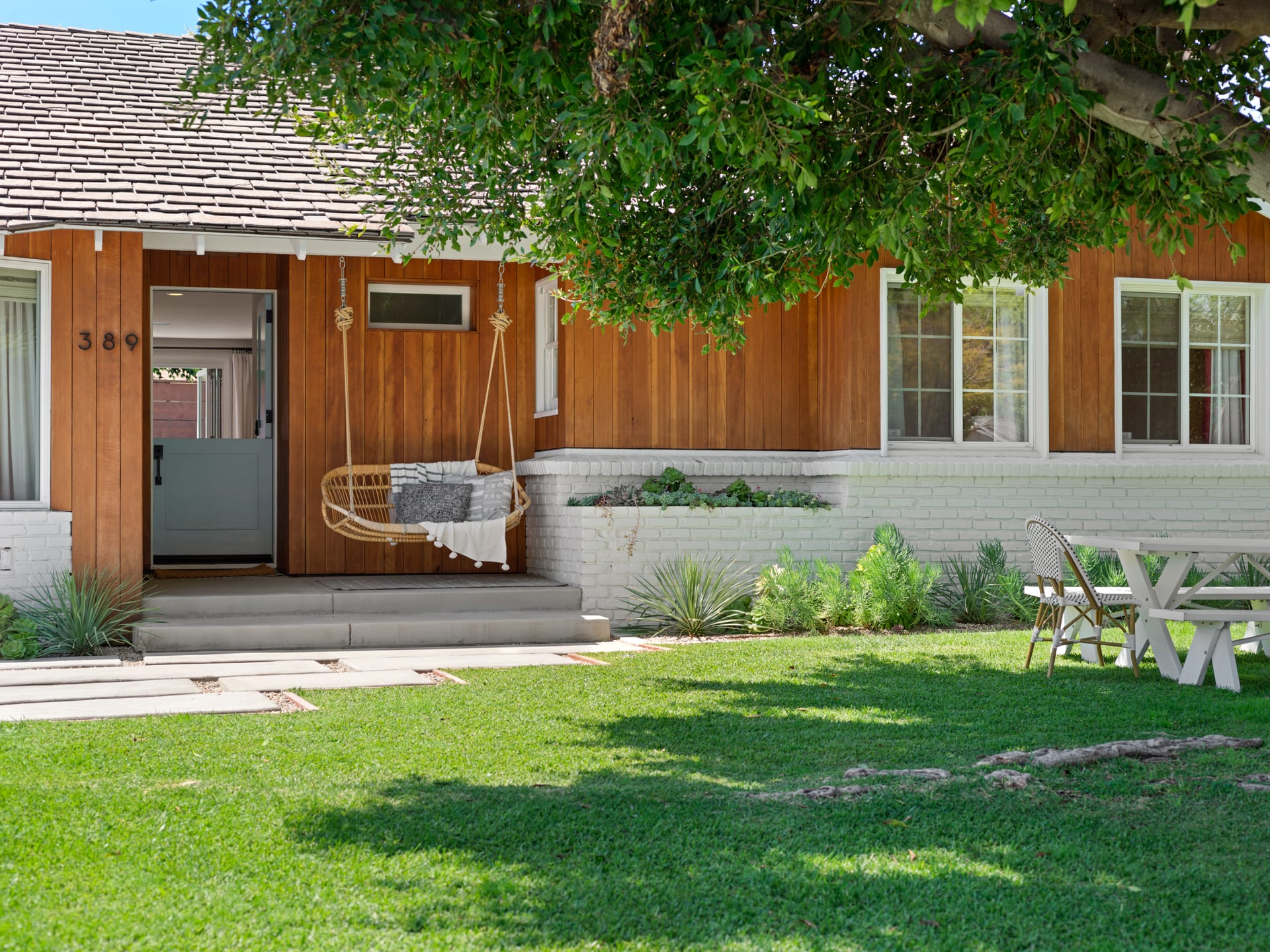 389 Mira Loma Pl