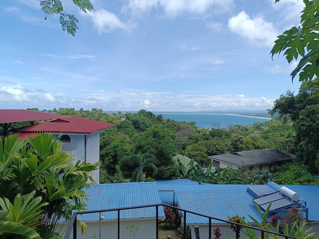 Iconic Ocean View Hotel In Manuel Antonio 