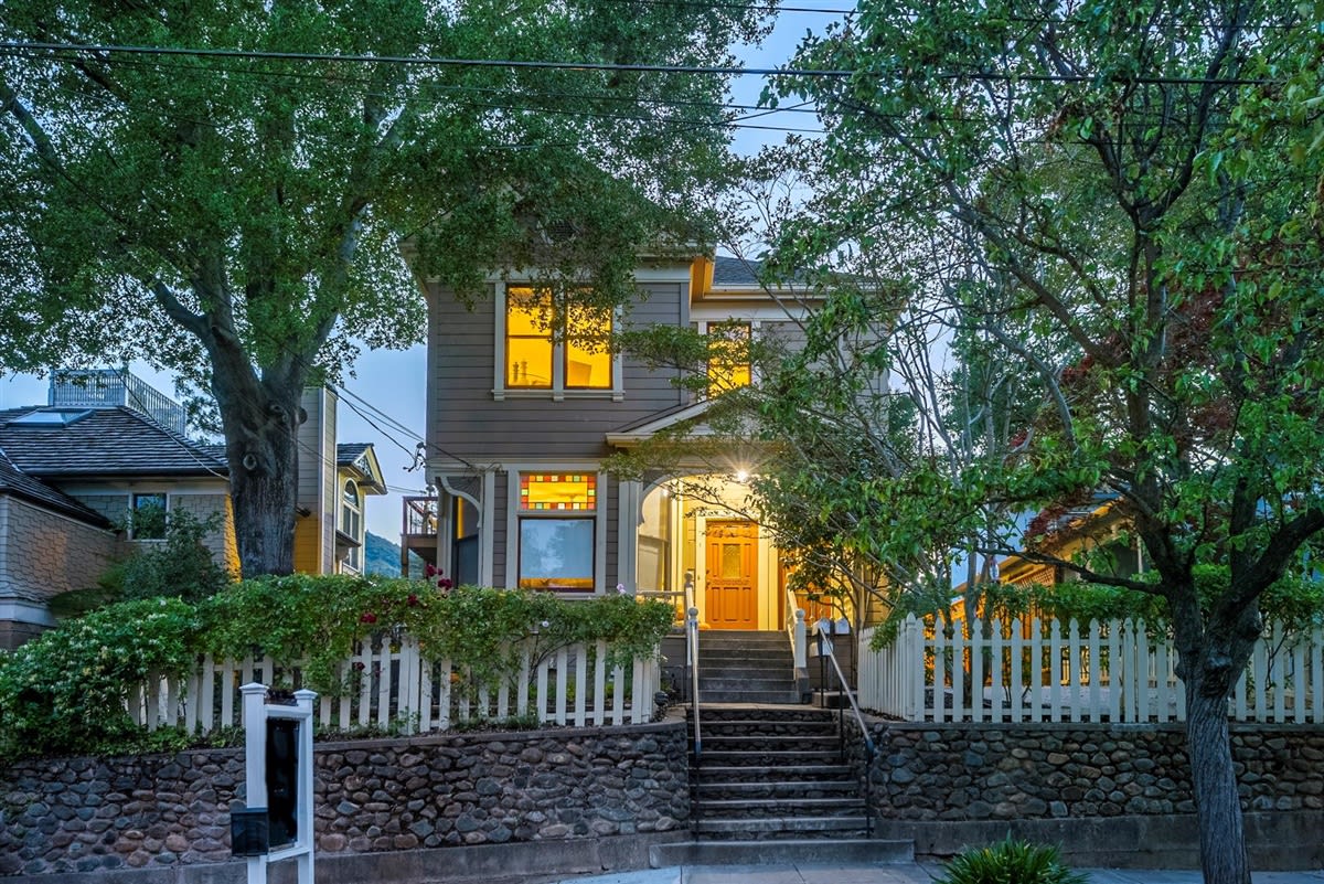 11 Peralta Avenue