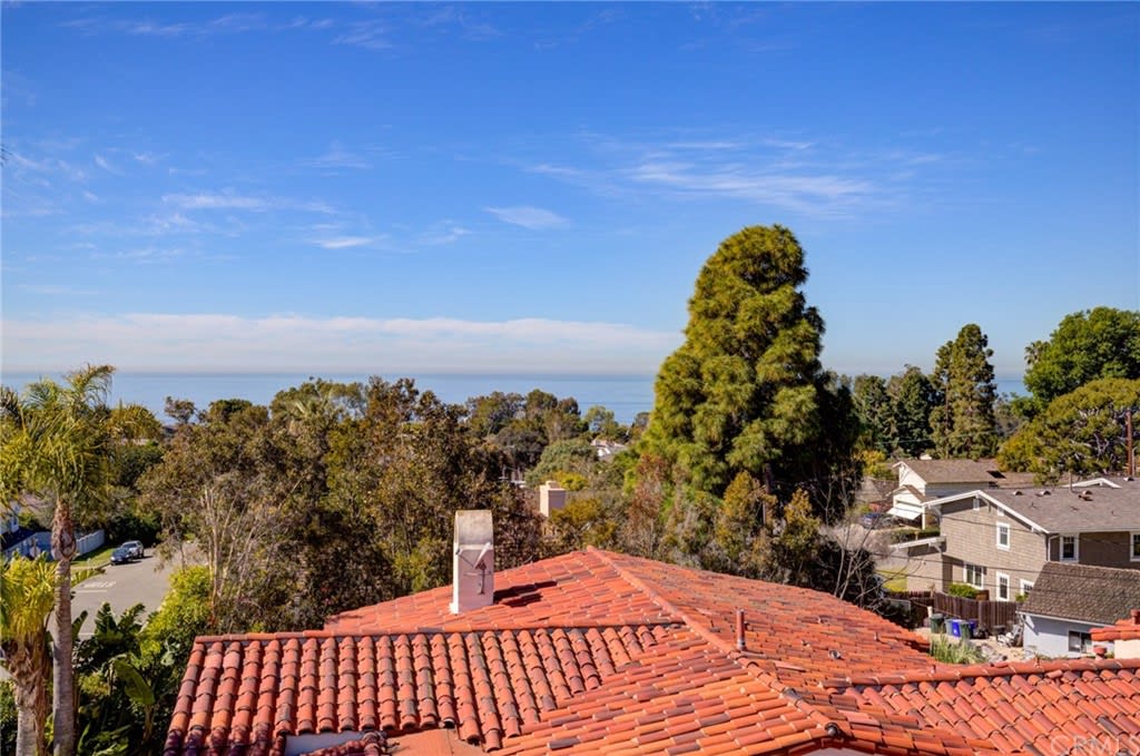 2357 Palos Verdes Drive W Unit: 7