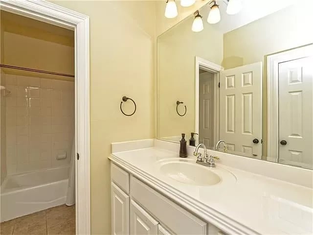 4007 Gaines Ct
