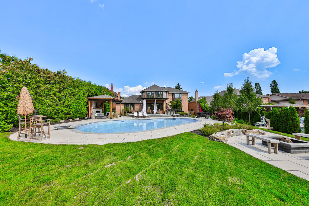 1369 Winterberry Drive, Burlington