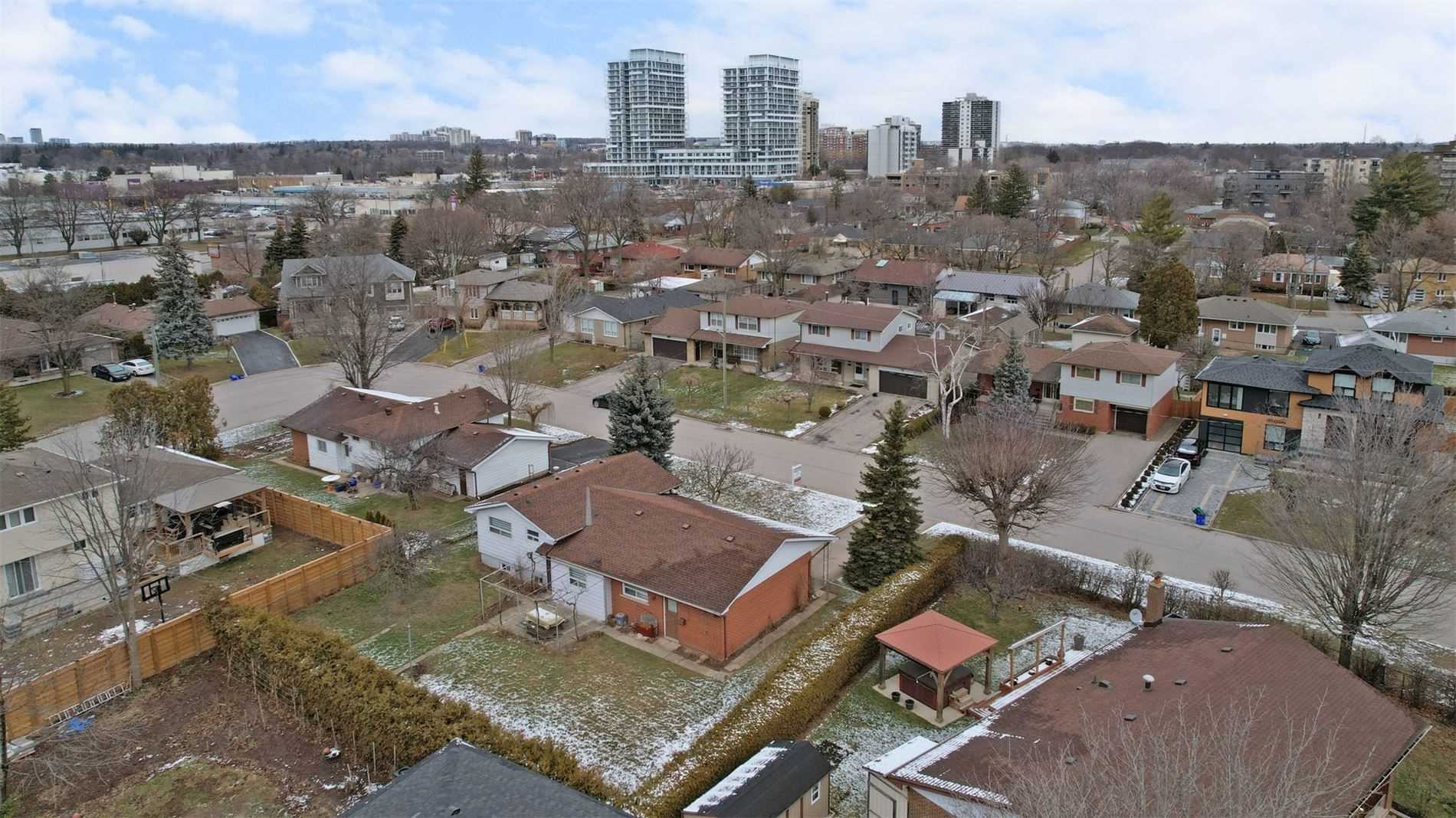 194 Slater Cres