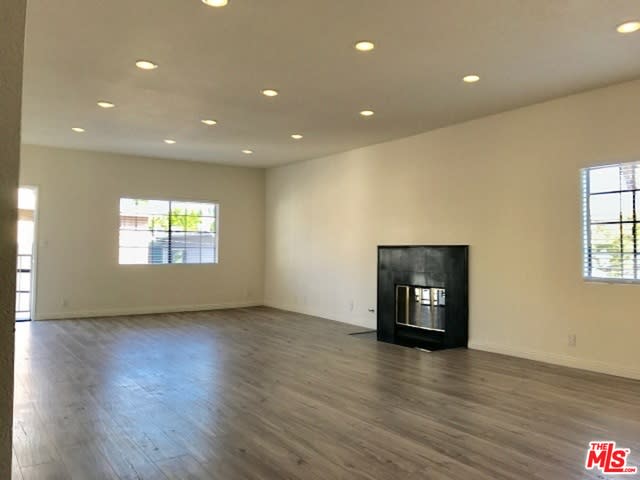 11827 Goshen Ave, #203