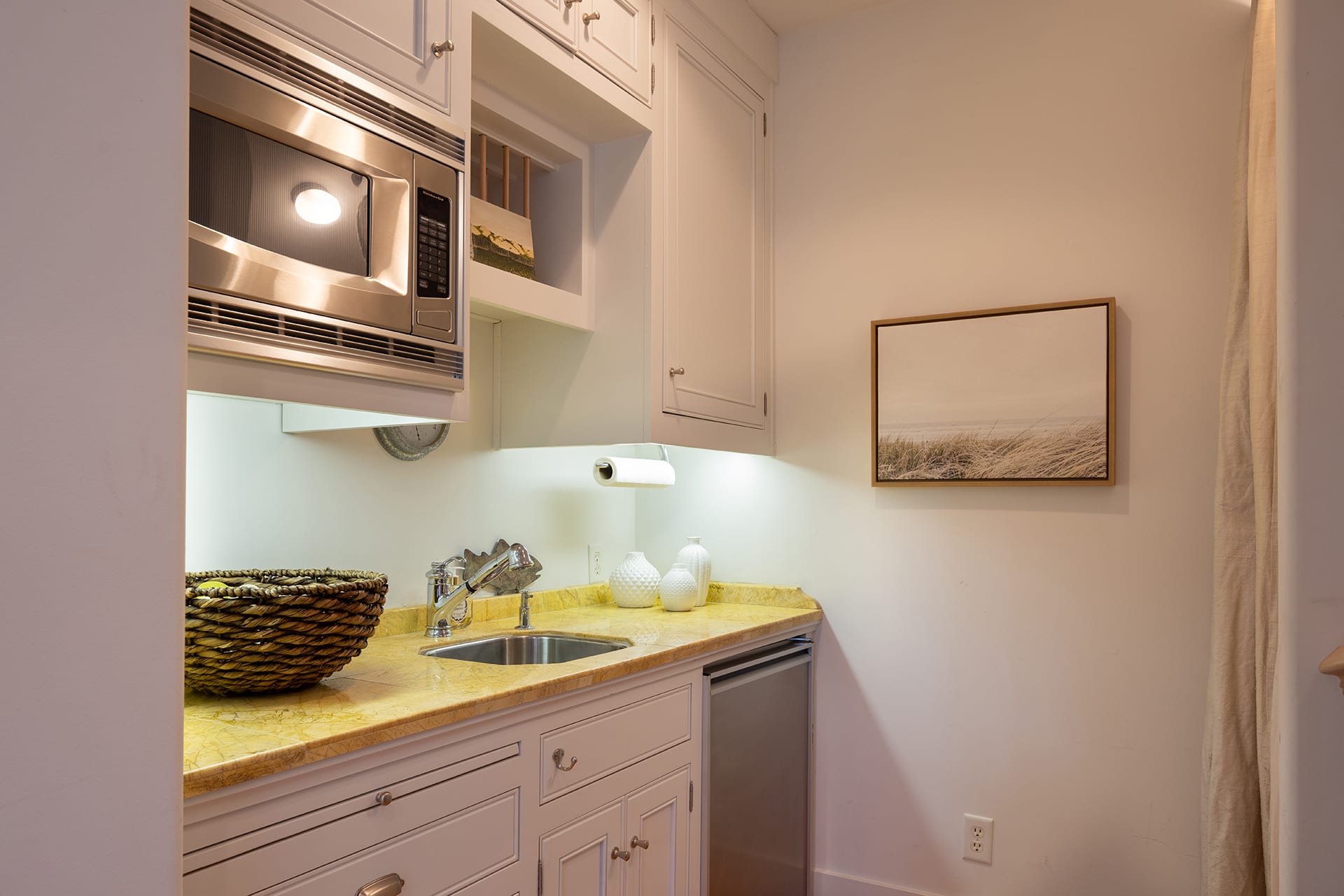 Luxurious Oceanfront Living - 106 Livermore Avenue