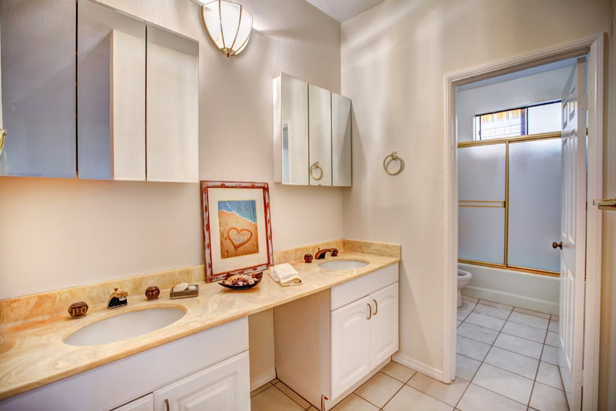 13214 Moorpark St 108 Sherman Oaks, CA