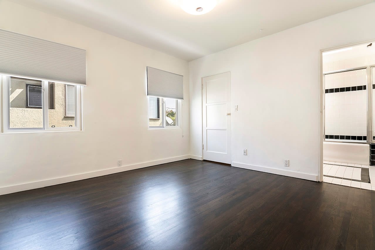 124 S Mansfield Ave