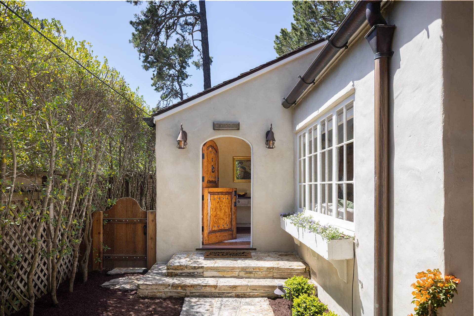 Charming Carmel Jewel - Mission 2NW of 1st