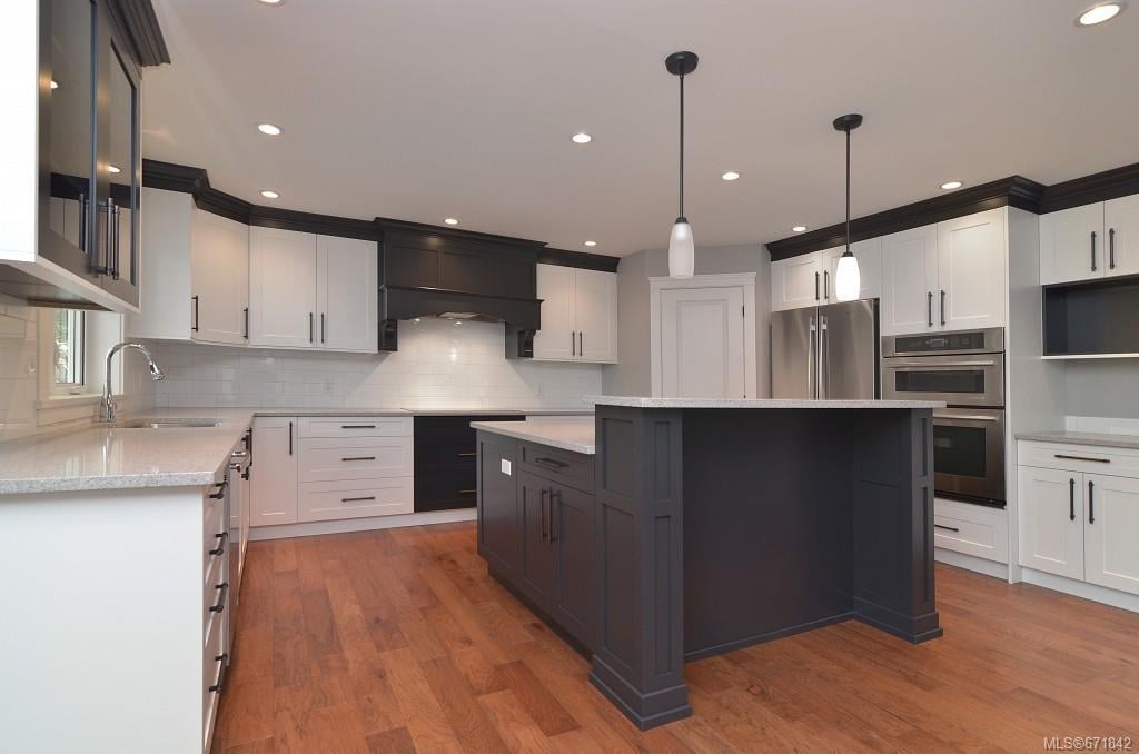764 Hanington Rd, Highlands