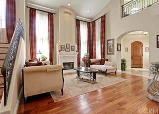 438 Meadows Ave
