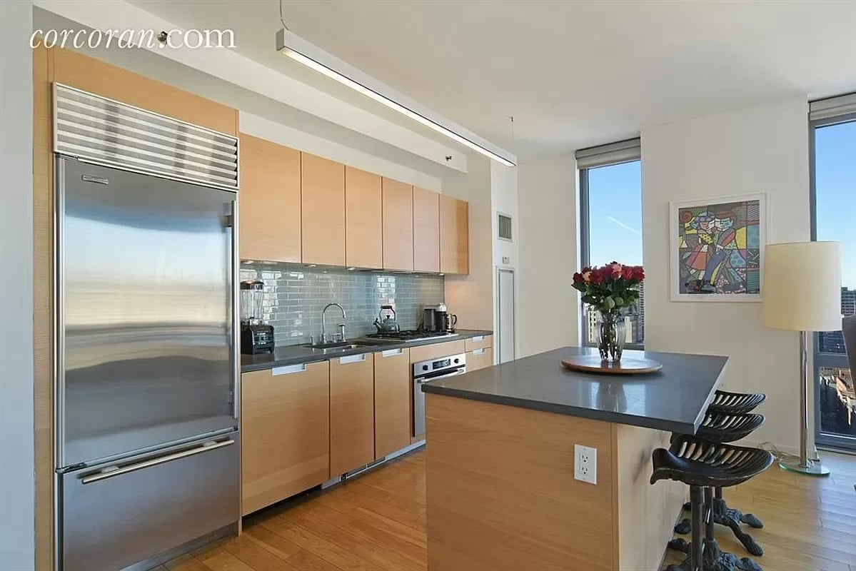 310 West 52nd Street Unit: 22H