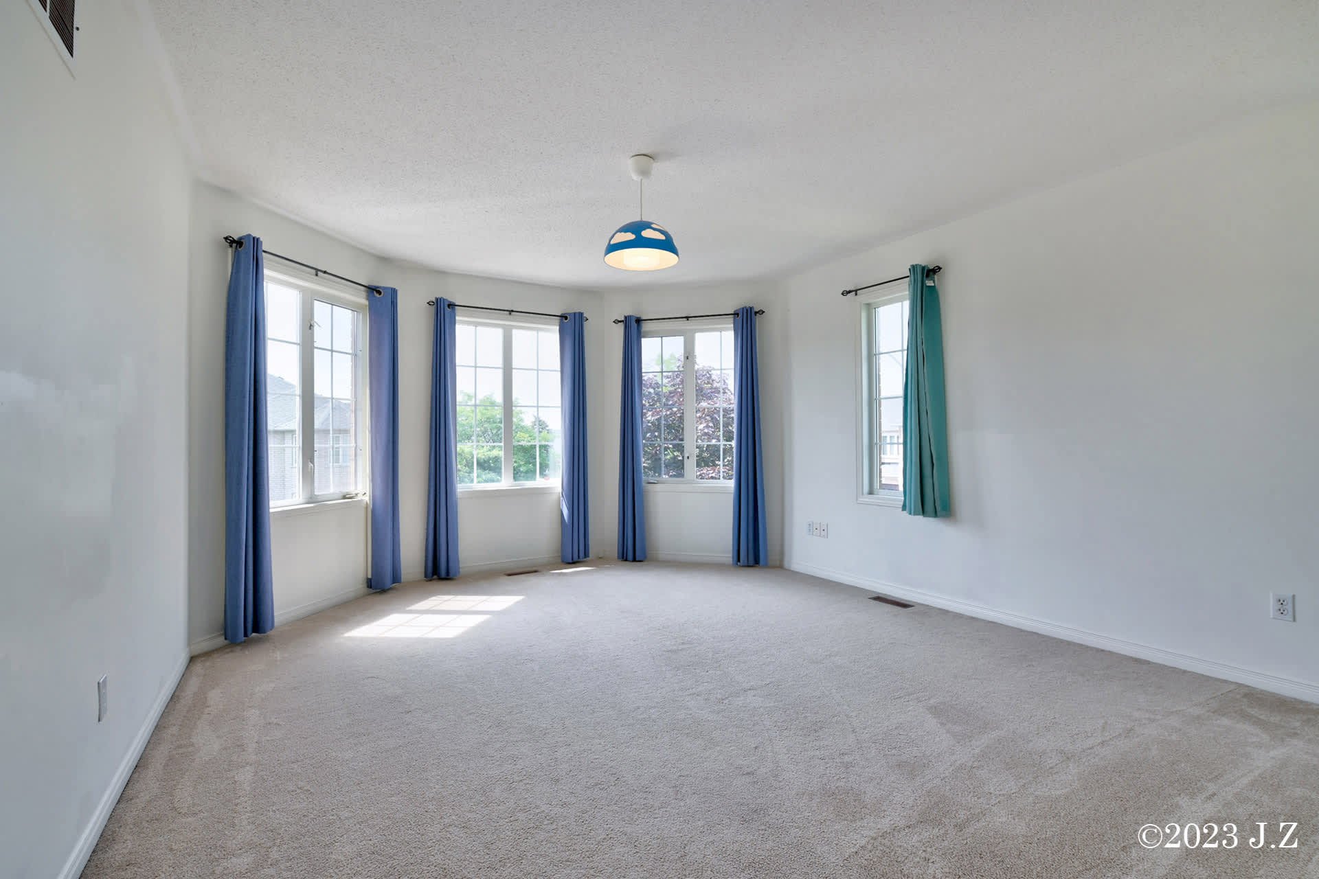 2 Waterton Cres