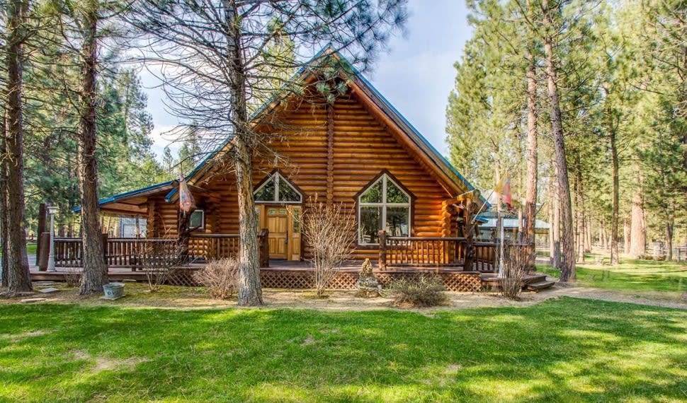 What to Look for When Choosing the Right Neighborhood in La Pine, OR