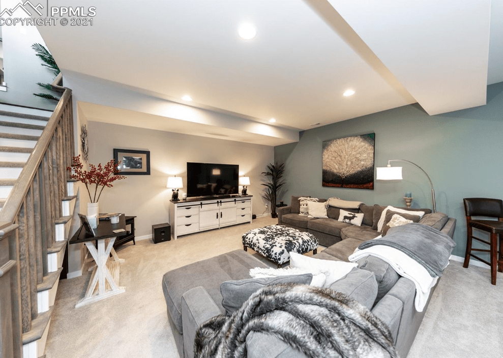 9535 Tutt BL