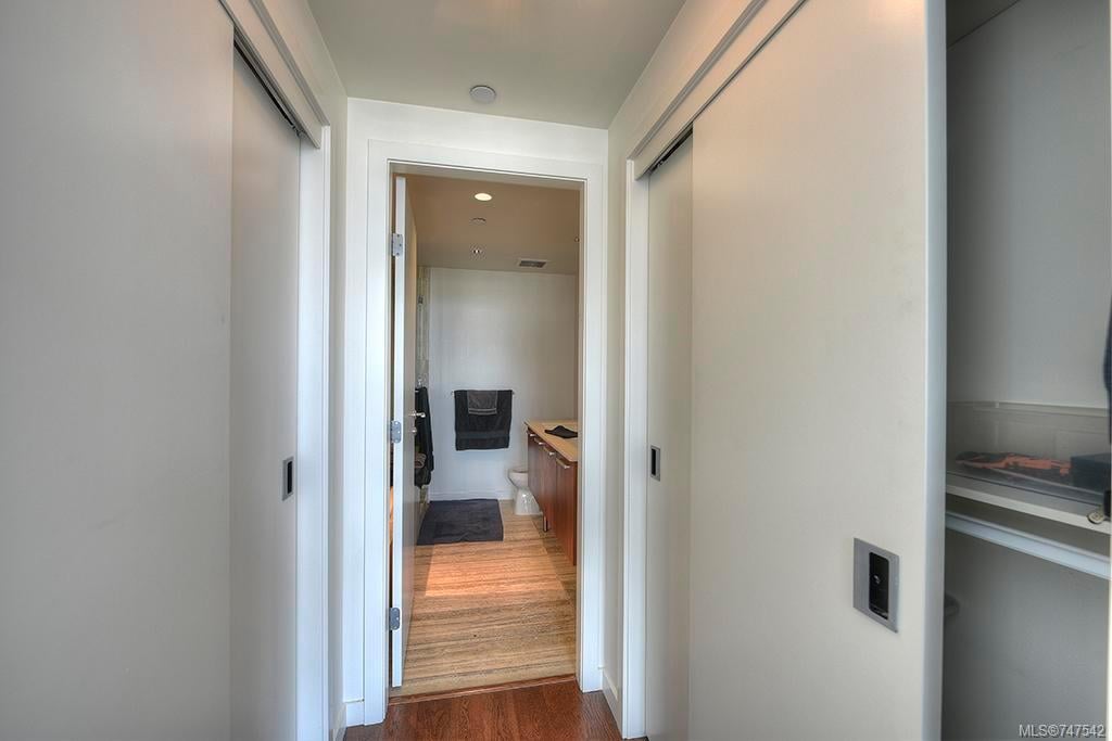 1105-707 Courtney St, Victoria