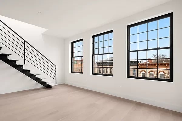 539 Hart Street Unit: PH