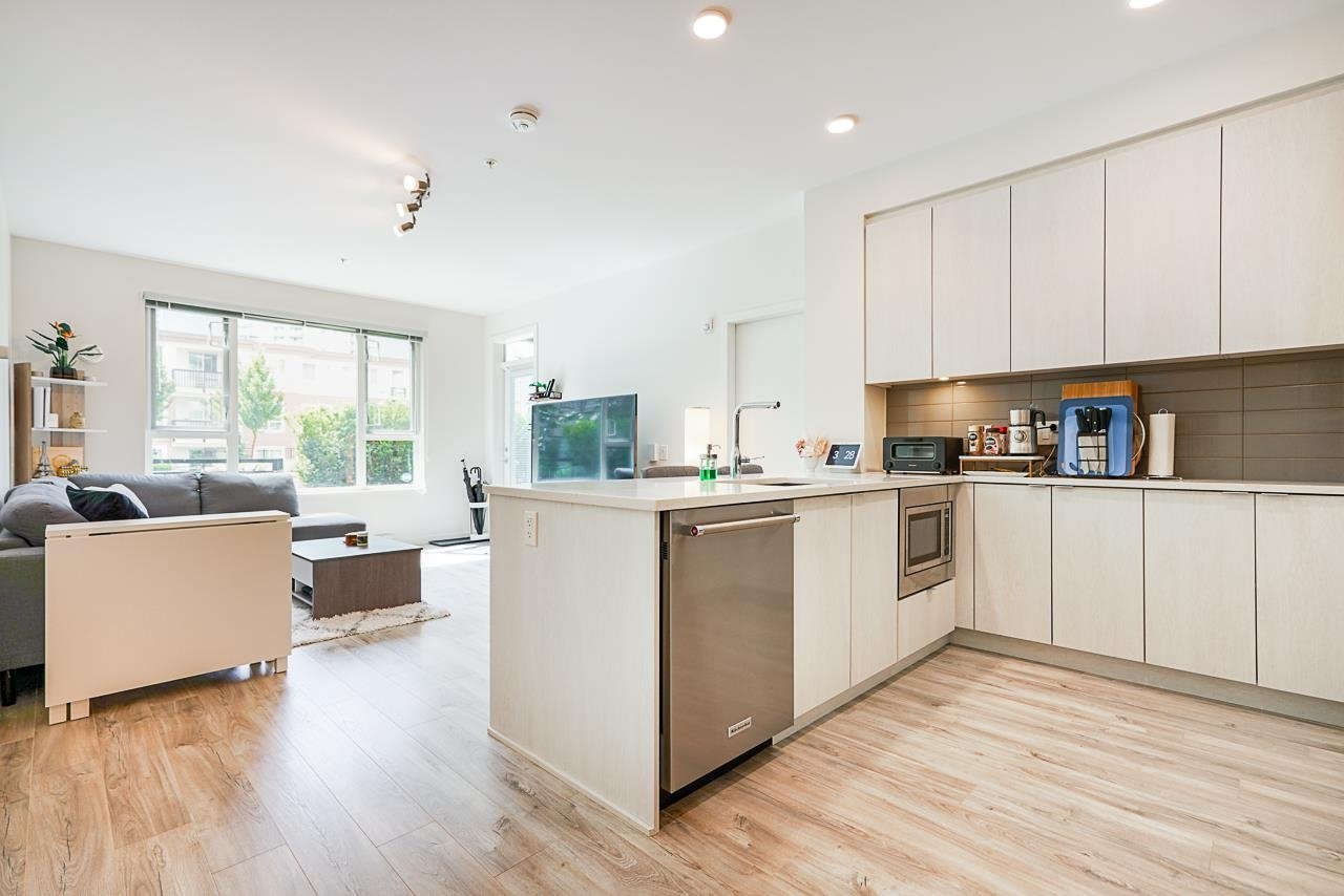102-621 Regan Ave