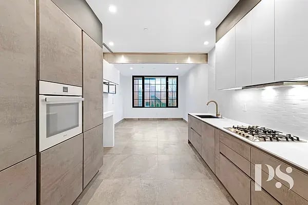 205 Frost Street Unit: 2B