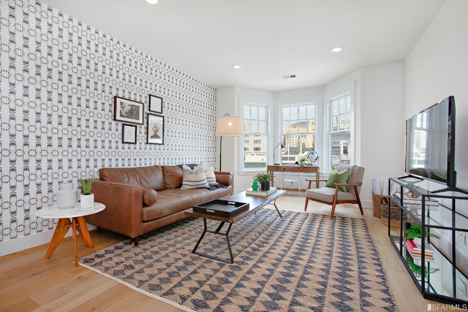 2135 California #10