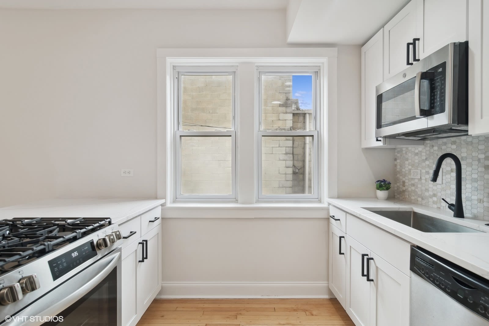 Private Address Unit 1E, Chicago, IL 60625