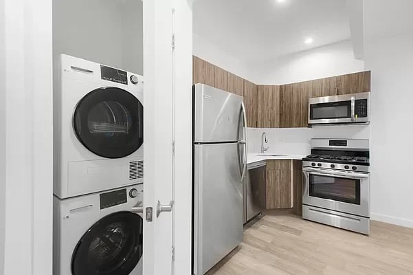 773 Hart Street Unit: 4F