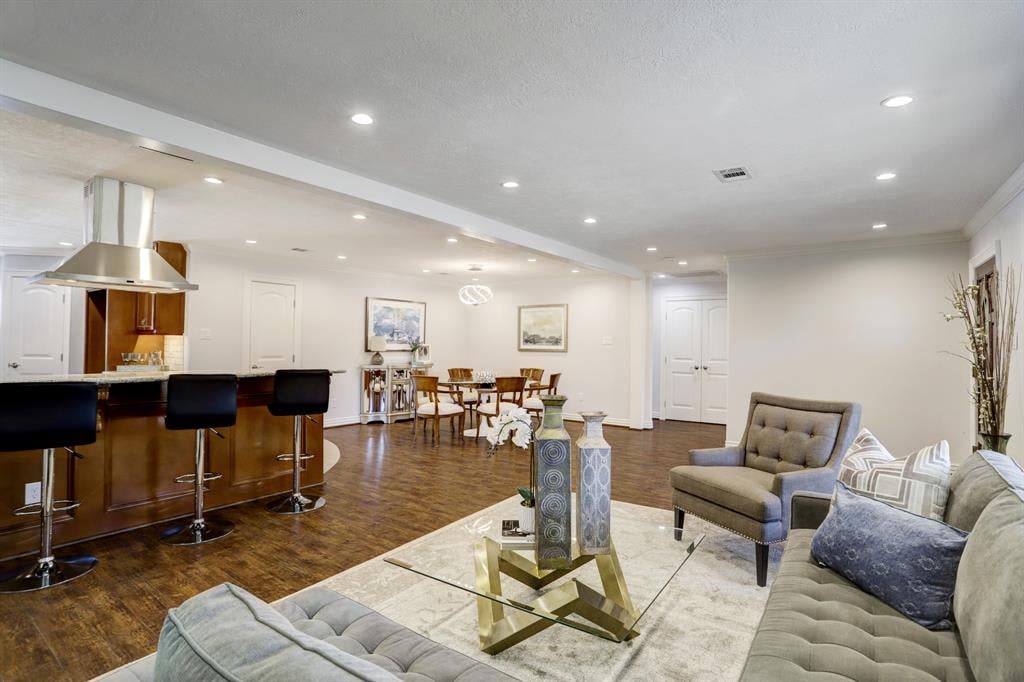 2106 De Milo Dr