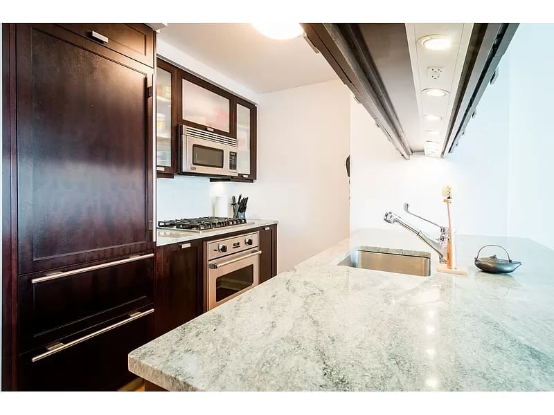 80 Riverside Blvd, #7P
