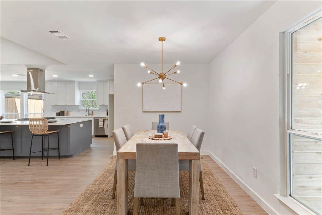 6306 Fair Valley Trl