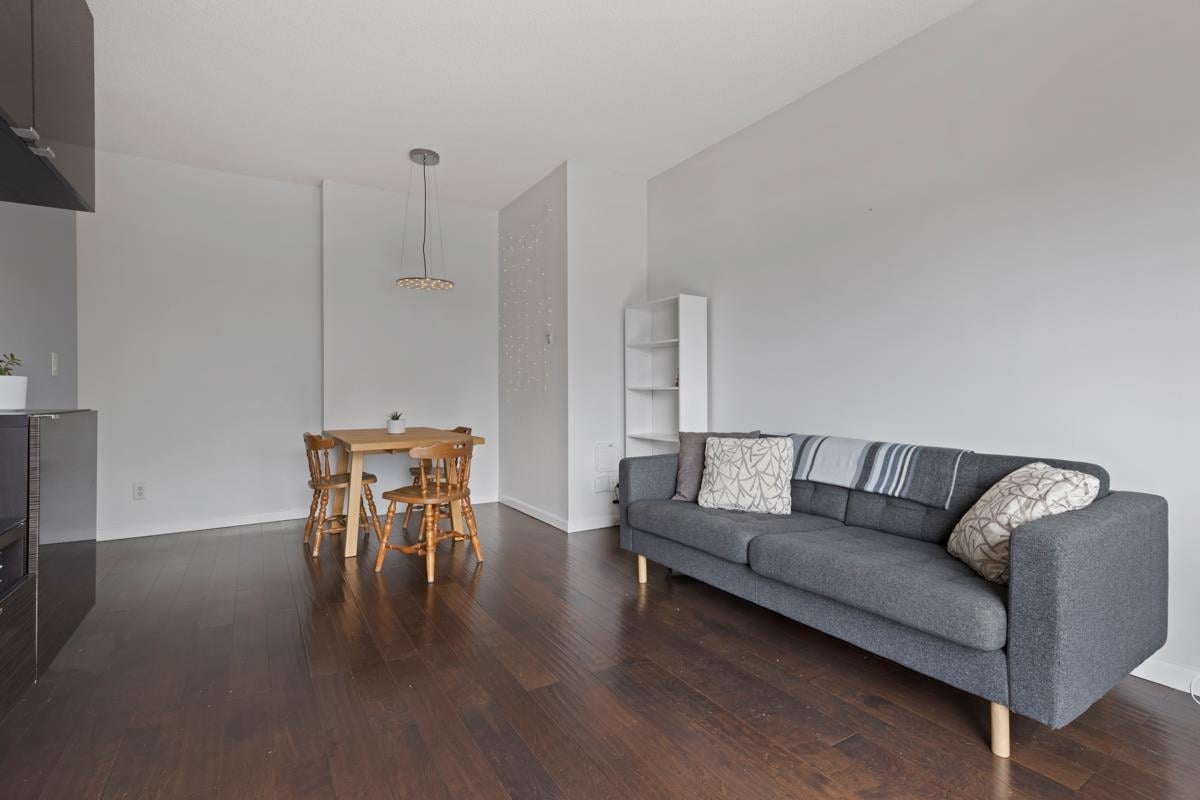 304-827 W 16th Street, North Vancouver