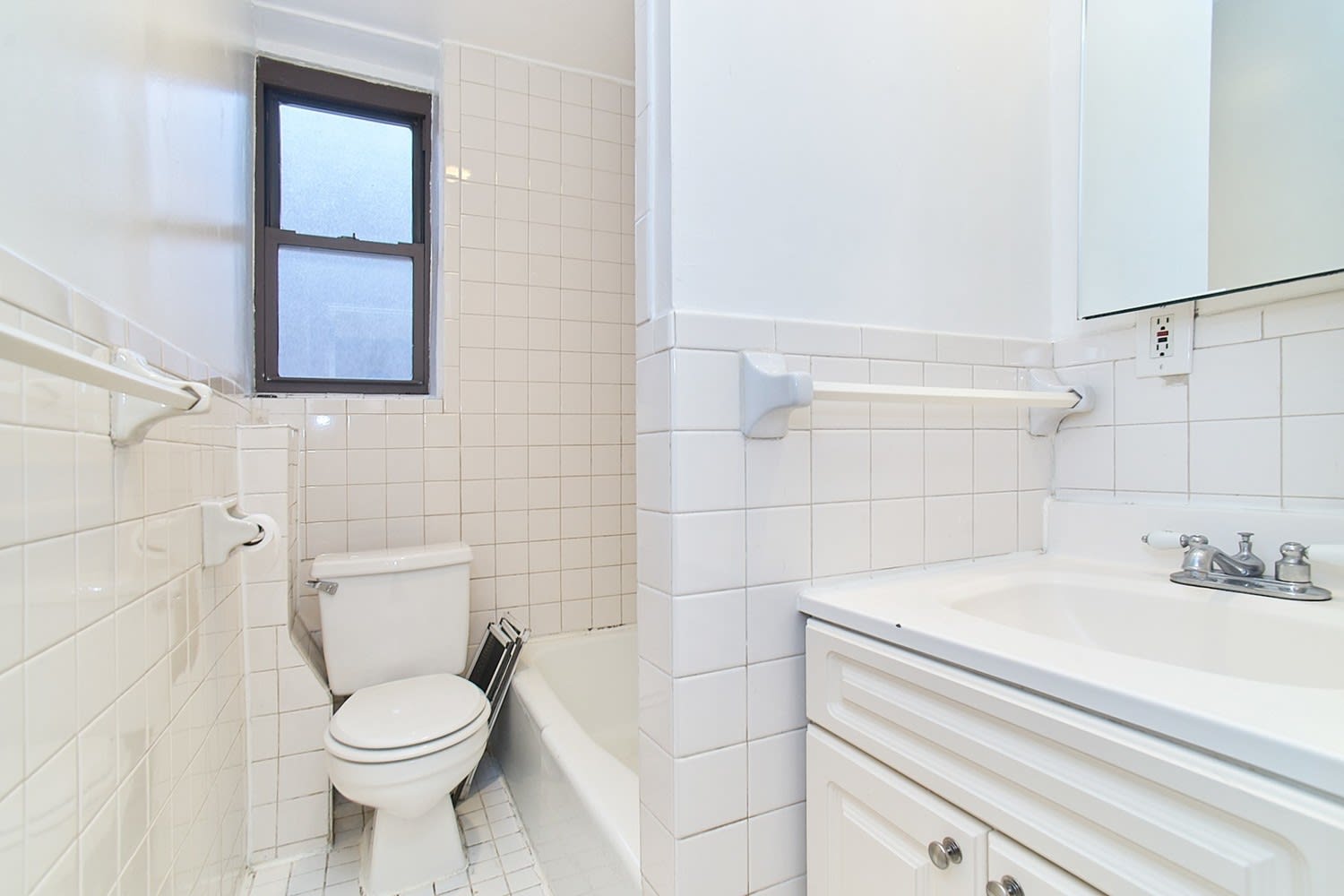270 E 78th St, Unit 3