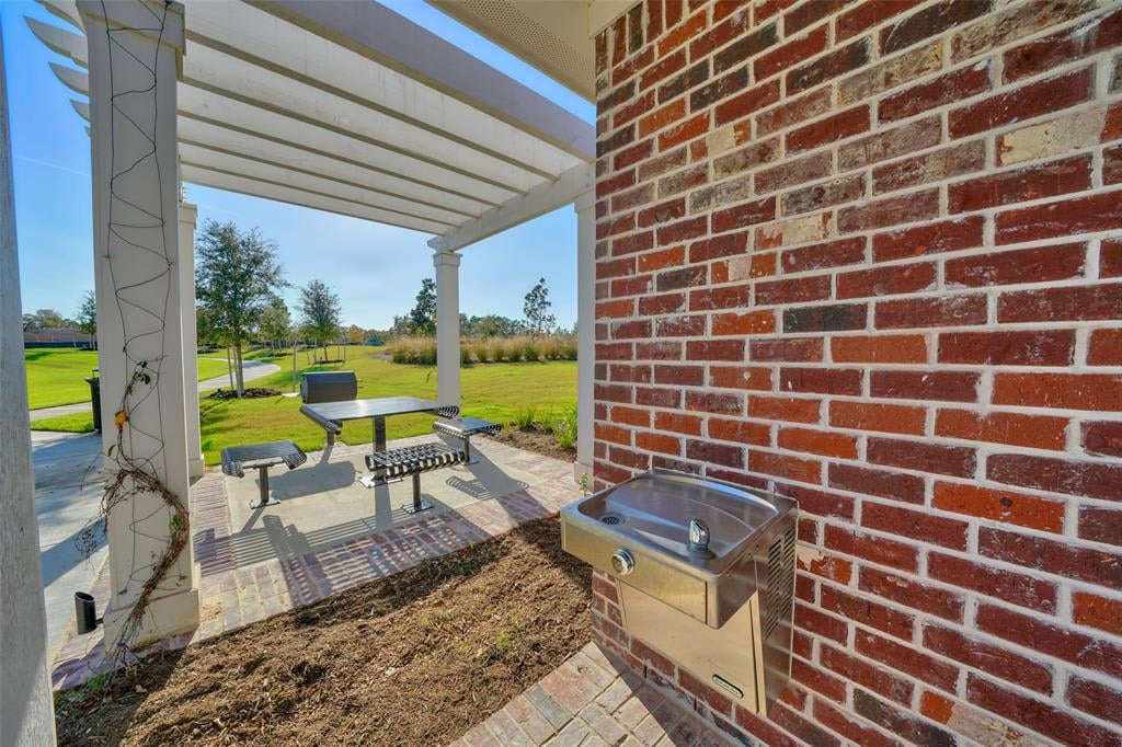 2516 HAGERMAN COURT