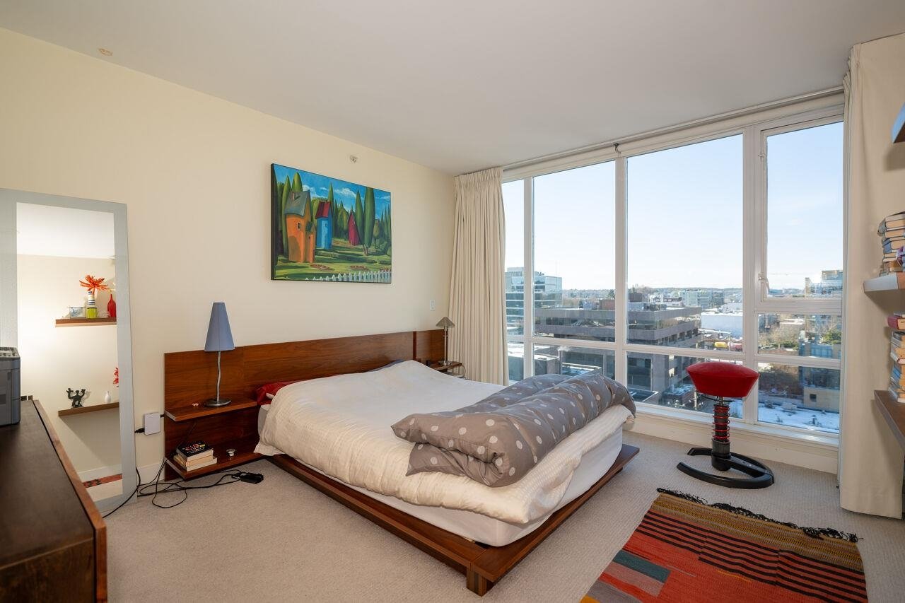 1102-1690 W 8th Ave