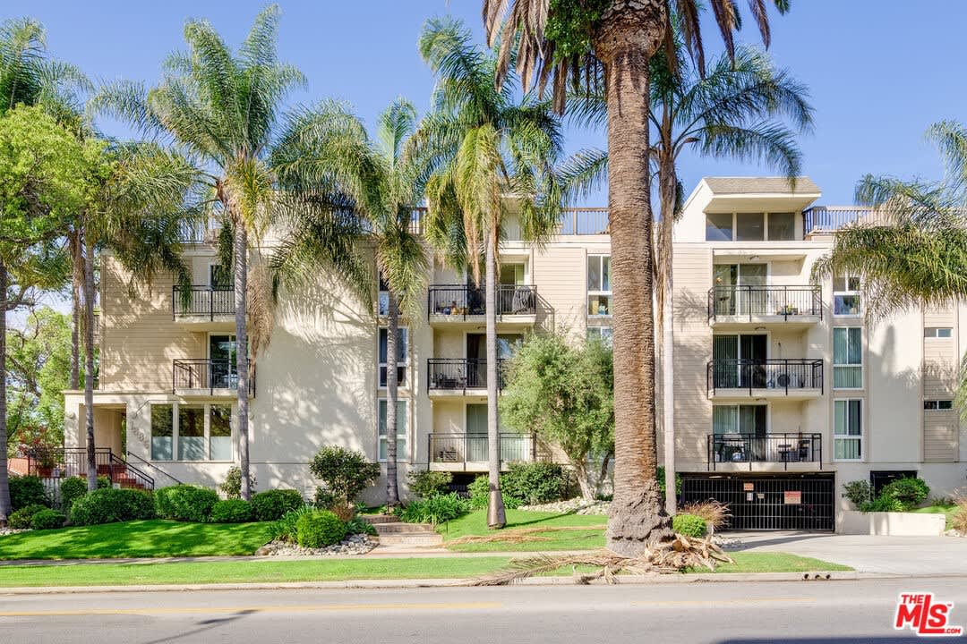 1885 Veteran Ave #304
