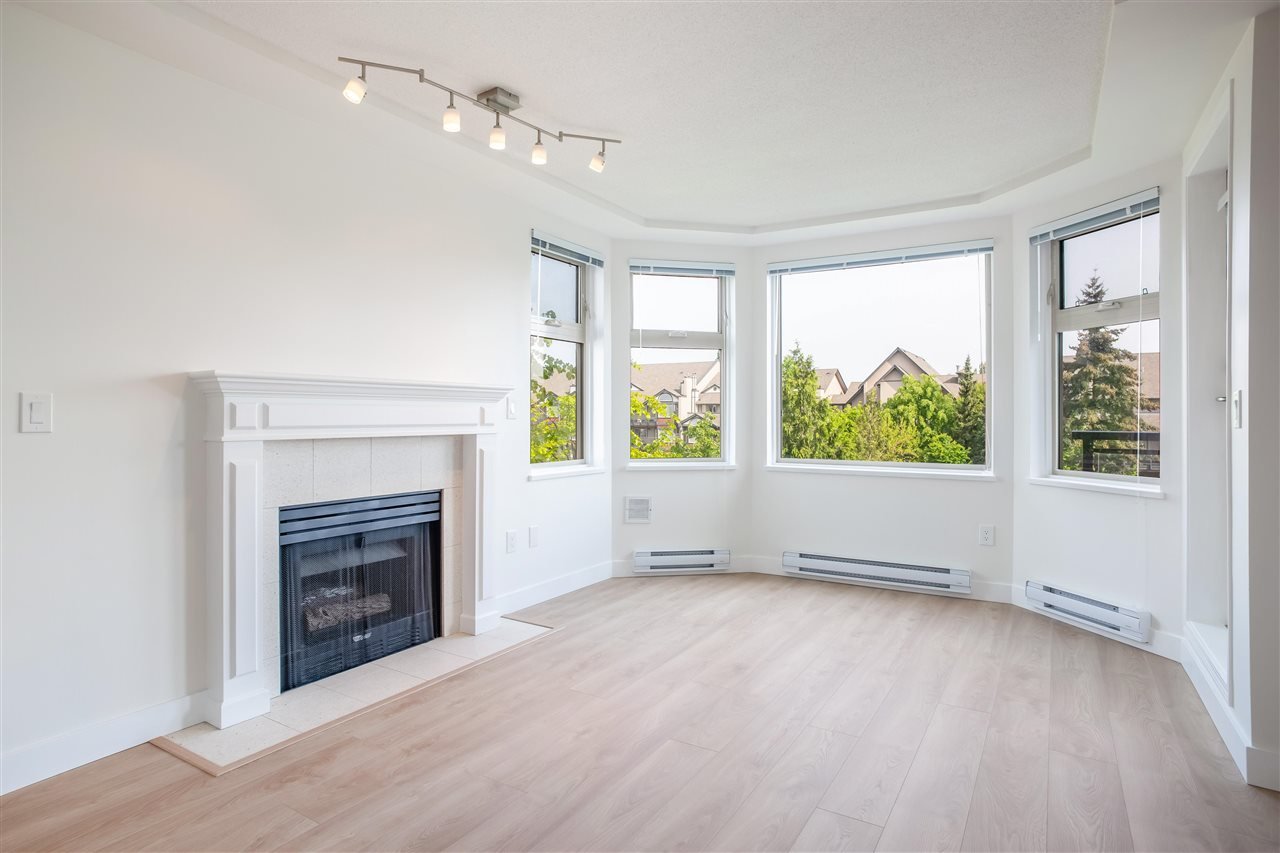 B401-4821 53 St
