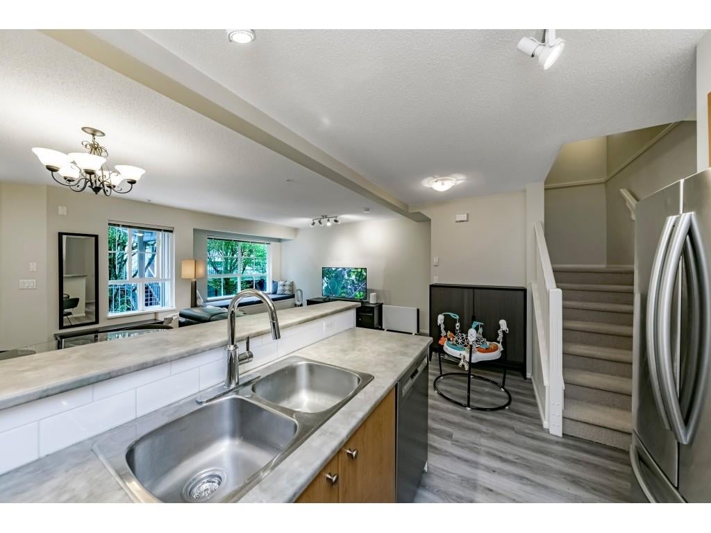 66-7088 17th Ave