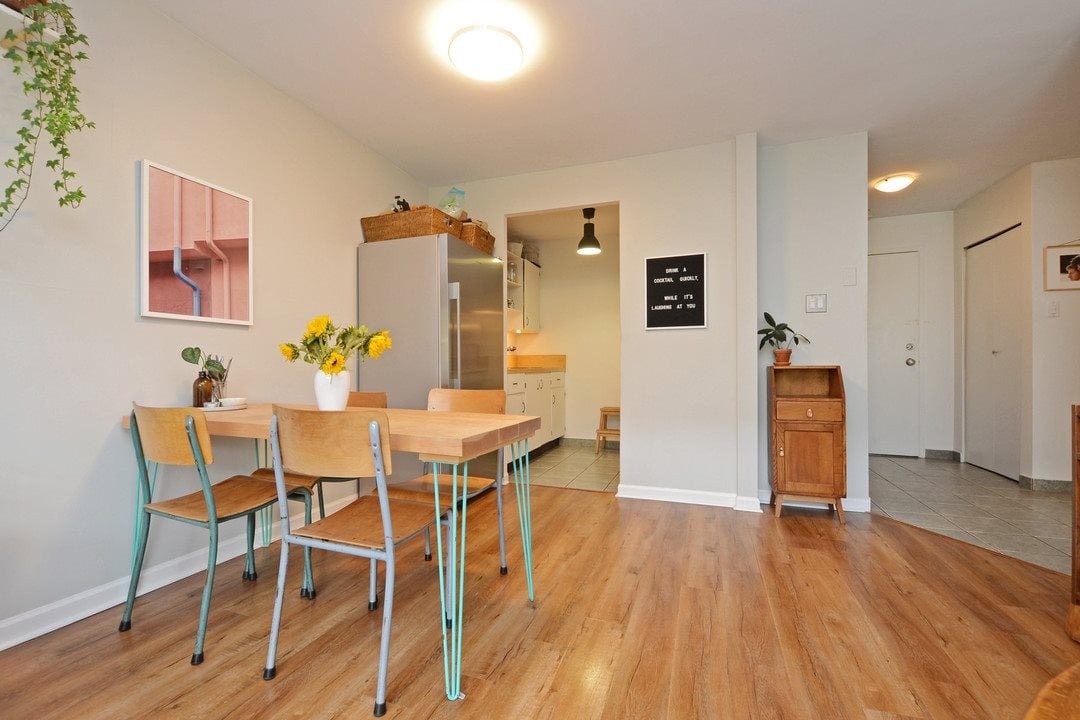 204-570 E 8th Ave
