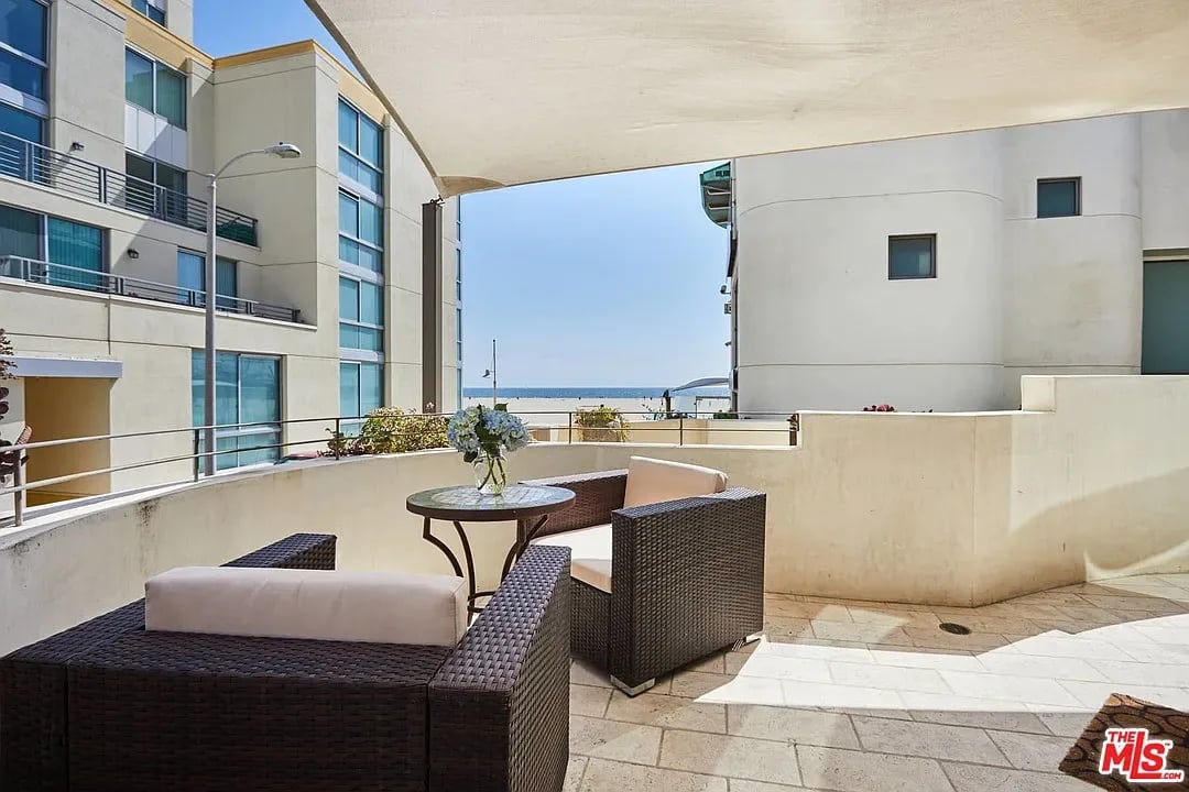 1719 Ocean Front Walk #5