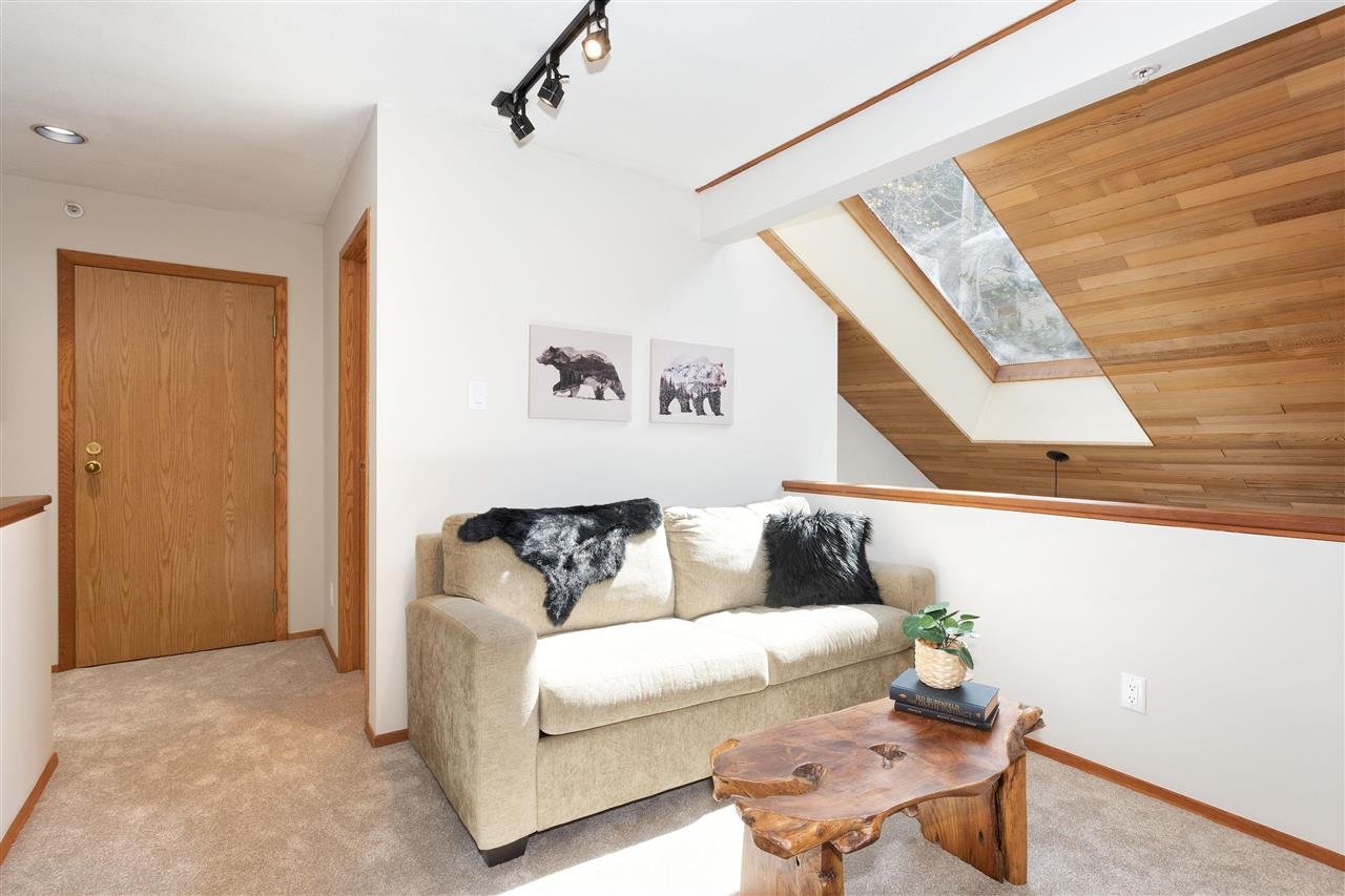 6-2238 Gondola Wy