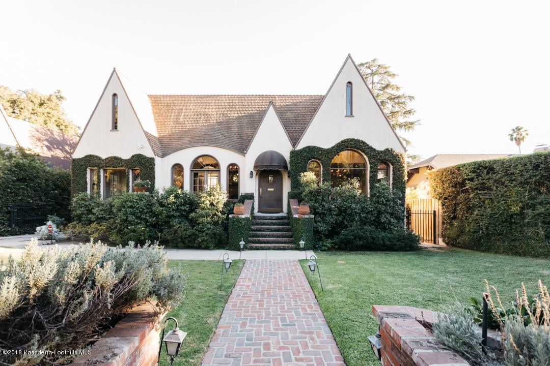 1242 E Altadena Drive