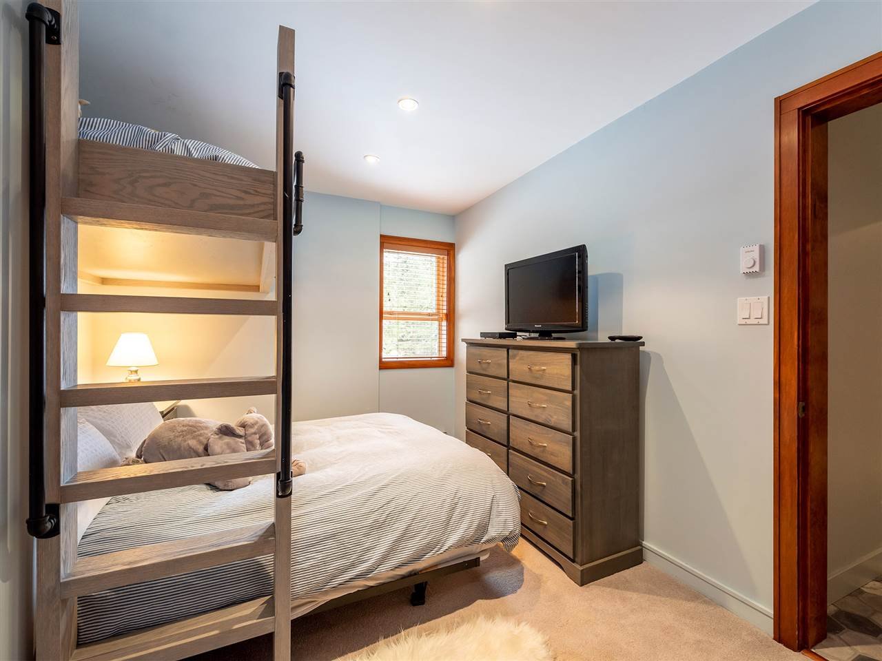 4-4661 Blackcomb Wy